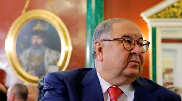 Italy seizes oligarchs' villas and yachts in initial swoop Italy seizes oligarchs' villas and yachts in initial swoop