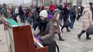 Watch | This video of pianist playing 'What a Wonderful World' outside Lviv station has gone viral