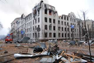 Russia resumes 'offensive action' in Mariupol as ceasefire collapses