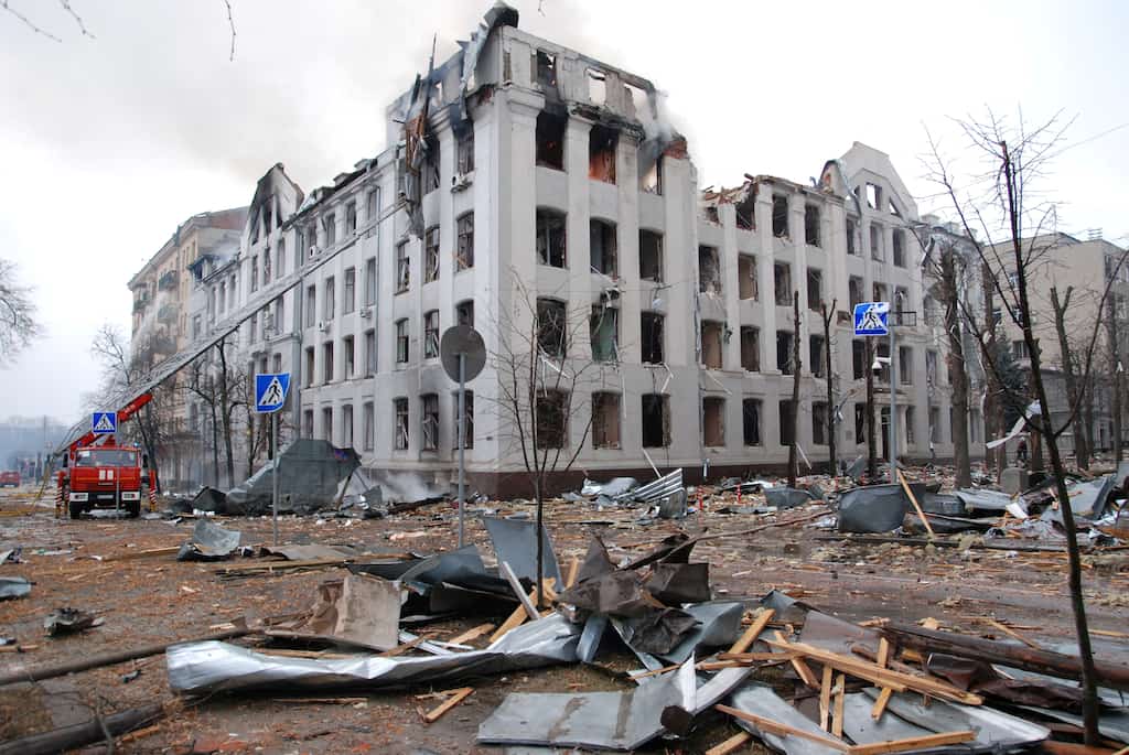 Russia resumes 'offensive action' in Mariupol as ceasefire collapses