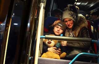 UK gives visas to only 50 Ukrainian refugees, France calls it 'lack of humanity'