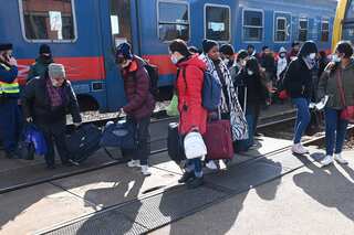Indian, African students allege racism at Ukrainian border