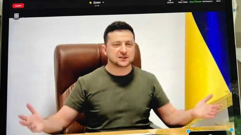 Defying Ukraine's request, two US senators share Zelensky’s pics on social media during zoom call