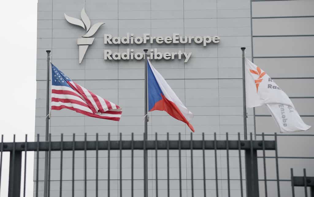 Radio Free Europe, with roots in the Cold War, suspends operations in Russia