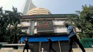 Indian shares plummet over 2% as oil prices soar on Ukraine crisis
