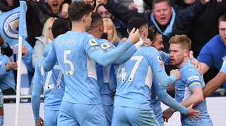 Kevin De Bruyne, Riyad Mahrez star as Manchester City crush Manchester United 4-1