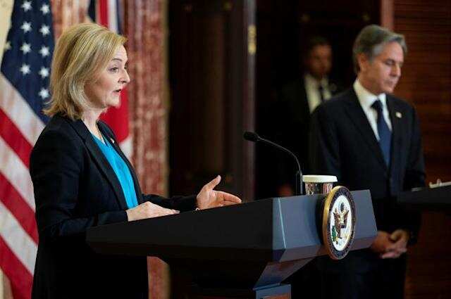Truss & Blinken hold a press conference as UK urges G7 nations to ban Russian oil imports