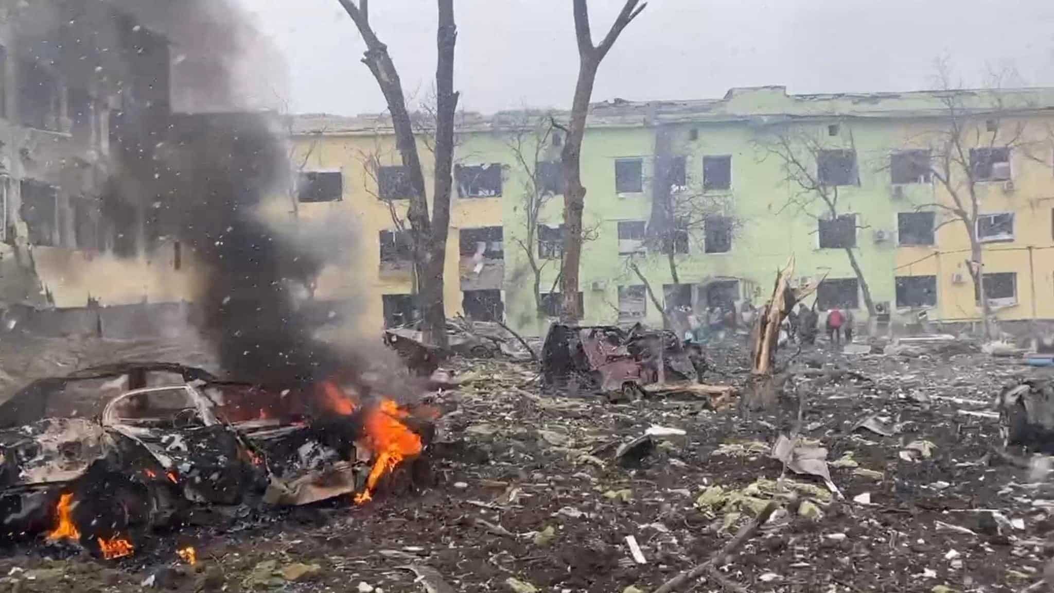 Ukraine war: Explainer - Is Russia using 'dumb bombs'?
