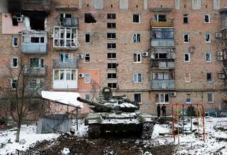 Russian forces close in on Kyiv as air raid sirens heard across other cities: Report