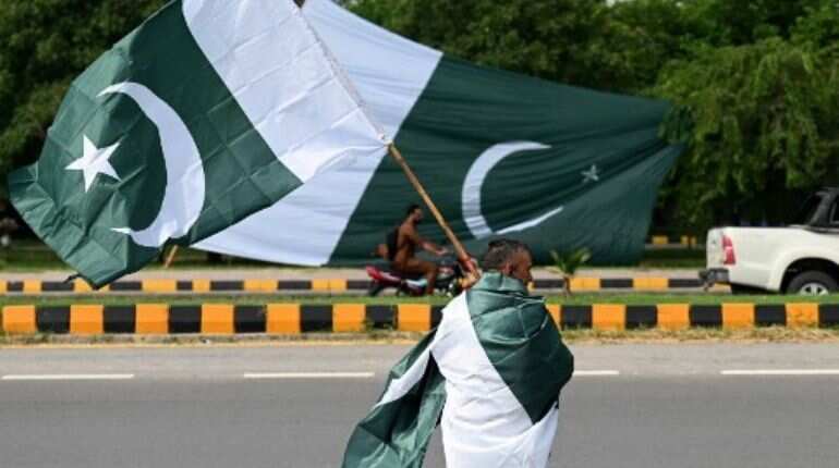 Pakistan government to deploy paramilitary forces in Islamabad ahead of no-confidence motion Pakistan government to deploy paramilitary forces in Islamabad ahead of no-confidence motion