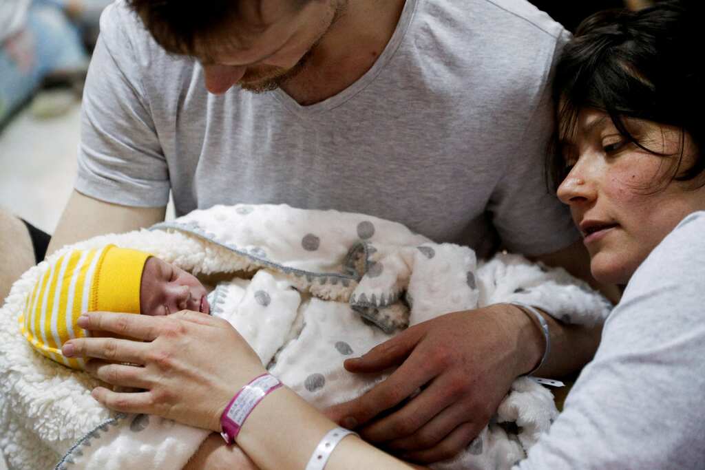 Surrogacy industry in Ukraine hit by war, citizenship of newborn babies unclear