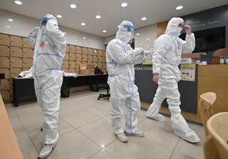 South Korea reports more than 400,000 COVID-19 cases amid Omicron wave