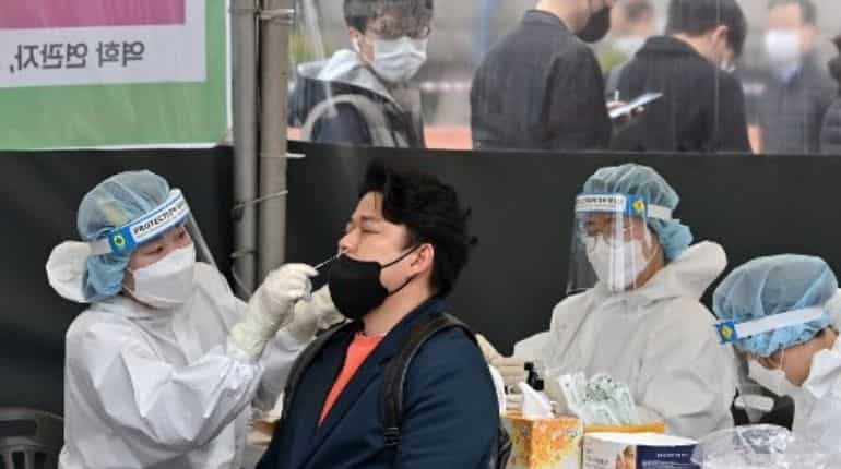 South Korea reports more than 600,000 Covid cases amid Omicron surge