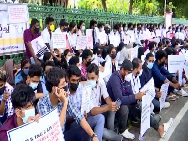 Medical students studying in China Universities stage protest in Kerala
