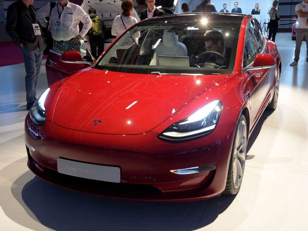 Tesla faces criminal lawsuit in France after complaint about a crashed Tesla Model 3 in Paris