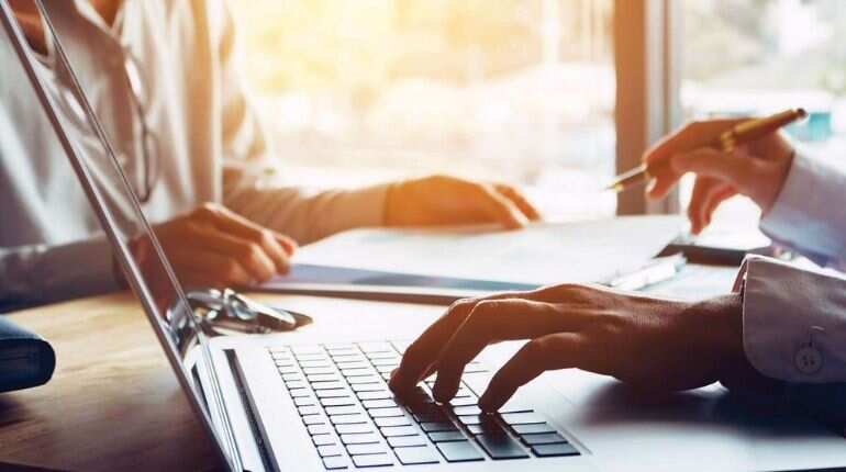Giving financial advice as influencer in Australia? Follow rules or face prison Giving financial advice as influencer in Australia? Follow rules or face prison