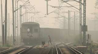 Respiratory illness rising amid poor AQI in Delhi, Centre doubles fine for stubble burning