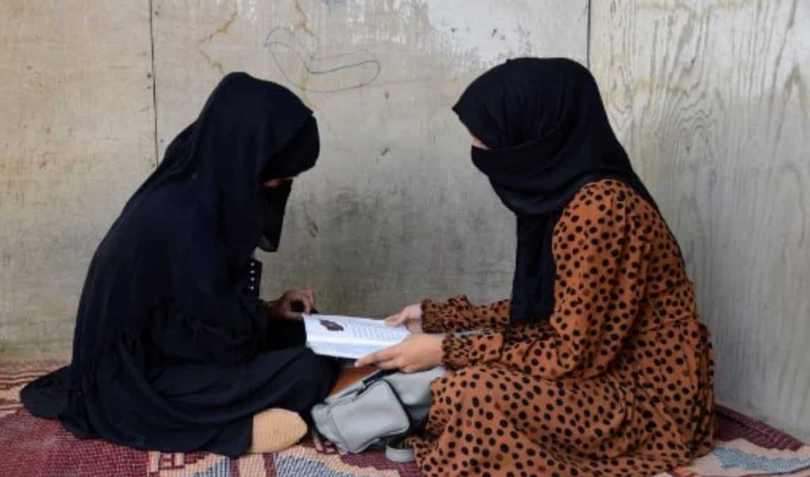 Thousands of Afghan girls return to school as Taliban end ban Thousands of Afghan girls return to school as Taliban end ban