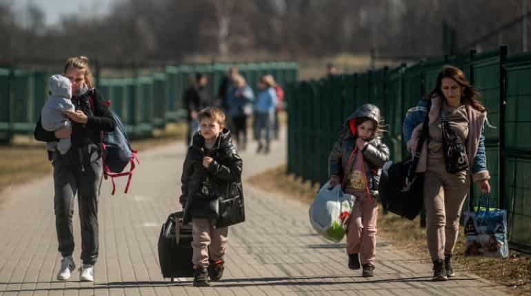 US to welcome up to 100,000 Ukrainians fleeing war: Report US to welcome up to 100,000 Ukrainians fleeing war: Report