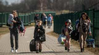 US to welcome up to 100,000 Ukrainians fleeing war: Report