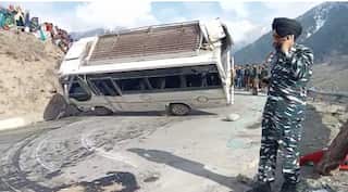 Two tourists dead, 21 injured in an accident in Ganderbal district of Kashmir