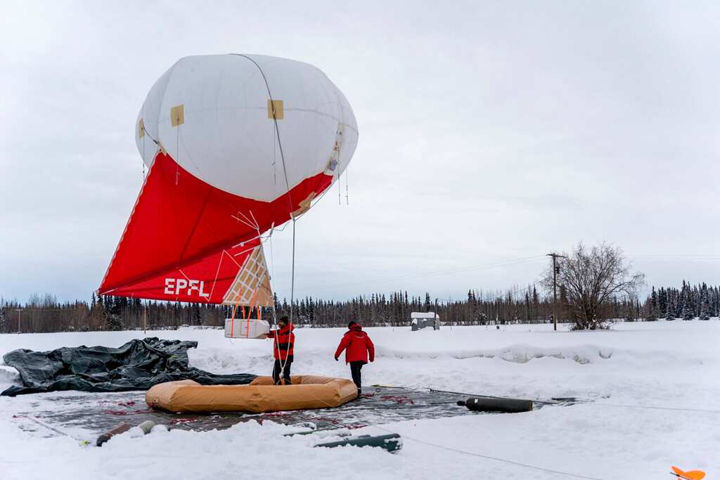 Scientists study polluted Alaskan air