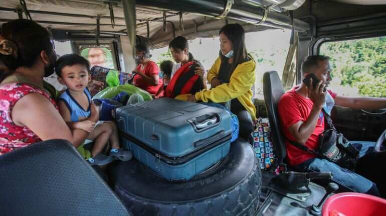 Thousands flee after Philippine volcano erupts Thousands flee after Philippine volcano erupts