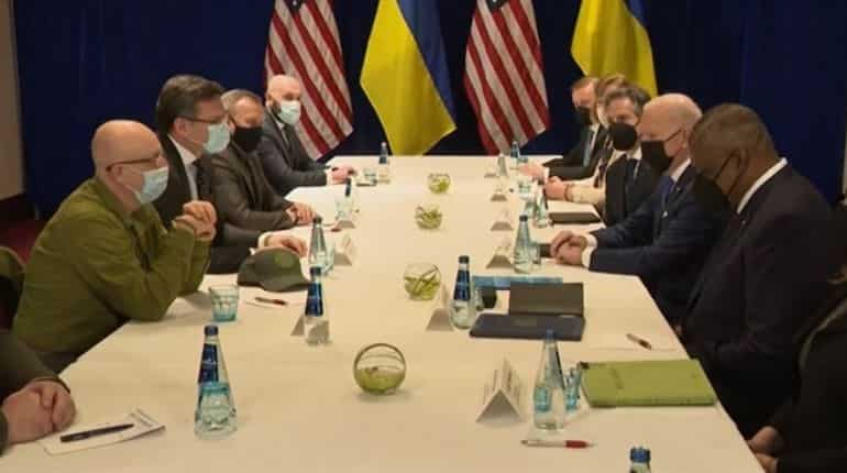 Biden meets Ukrainian ministers in first face-to-face meeting since Russia's invasion Biden meets Ukrainian ministers in first face-to-face meeting since Russia's invasion