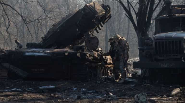 At the edge of Kyiv, Ukrainians show off their counteroffensive At the edge of Kyiv, Ukrainians show off their counteroffensive