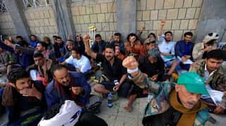 Coalition air strikes pummel Yemen despite rebel truce