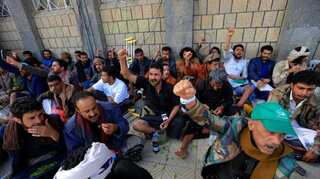 Coalition air strikes pummel Yemen despite rebel truce