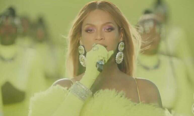 Beyonce kicks off Oscars with a powerful performance from Venus & Serena Williams' hometown court