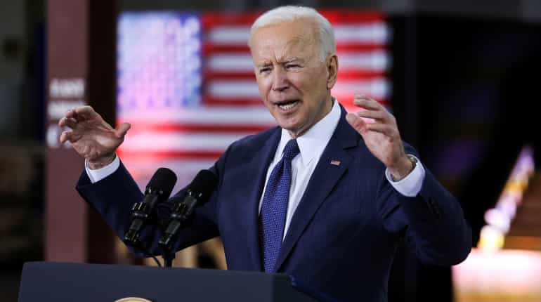 Joe Biden proposes to introduce new 20% minimum income tax on ultra-rich Americans Joe Biden proposes to introduce new 20% minimum income tax on ultra-rich Americans