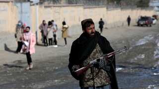 Taliban bar government employees without beards from work