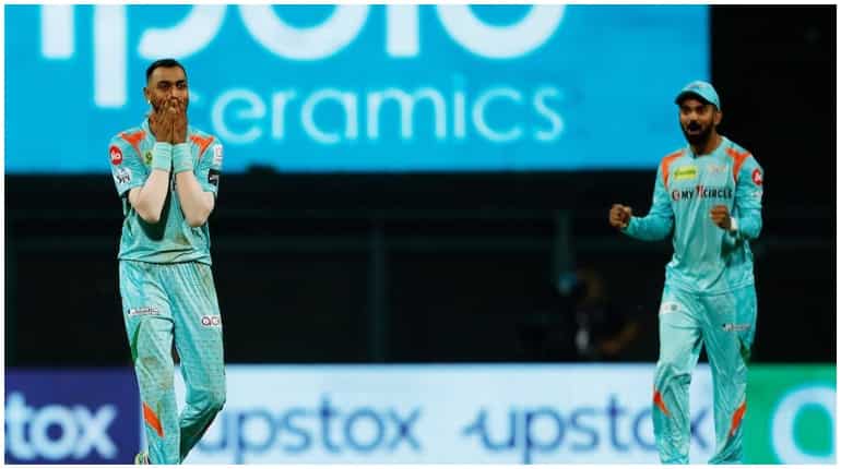 IPL 2022: Krunal refrains from celebrating brother Hardik's wicket, his reaction goes viral - WATCH