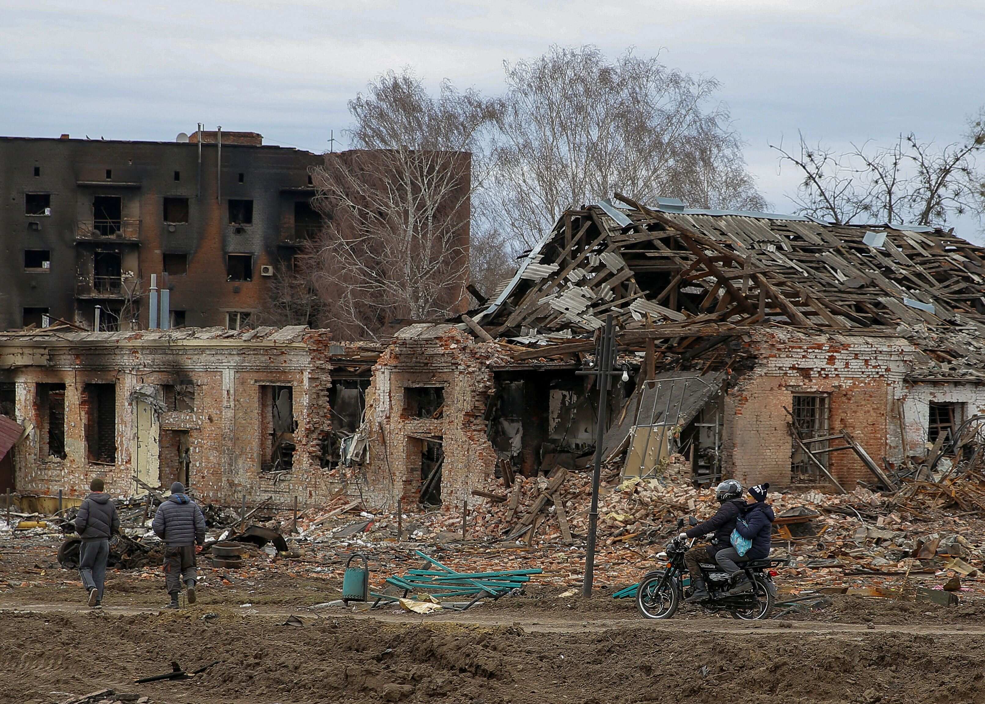 Russian shelling in Ukraine continues despite peace talks