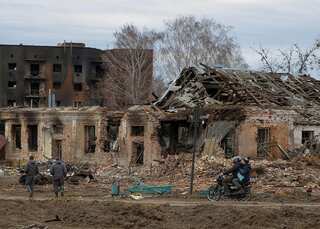 Russian shelling in Ukraine continues despite peace talks