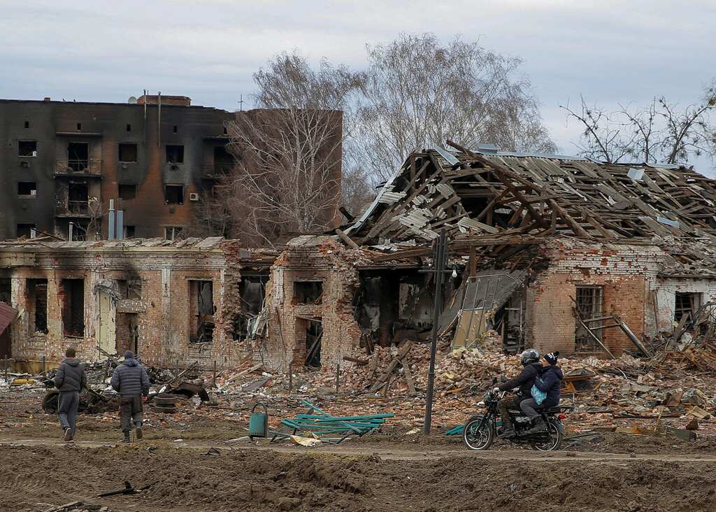 Russian shelling in Ukraine continues despite peace talks