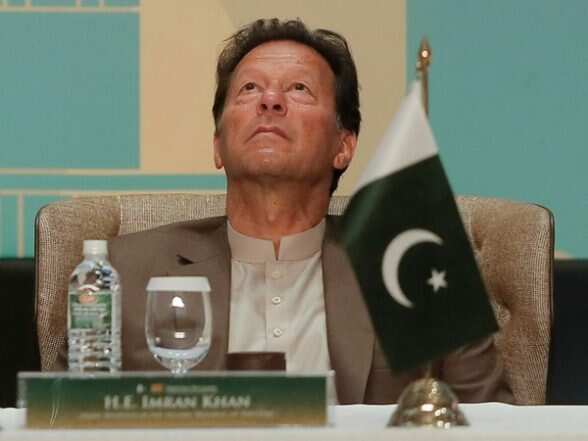 Key allies desert Imran Khan, MQM-P joins hands with opposition