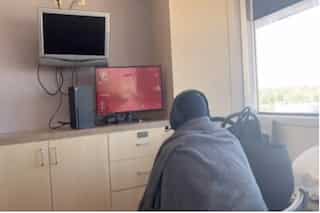 With his girlfriend in labour, man brings Xbox console to hospital to ‘kill time’