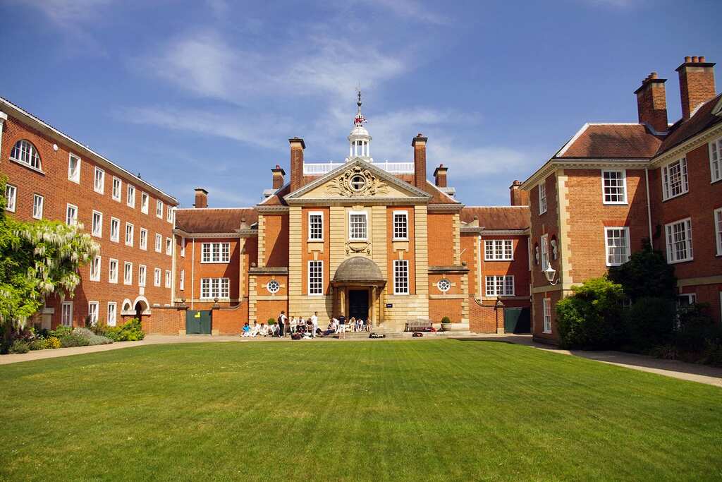 Oxford college ‘gagged’ female student after complaint of violent rape: Report