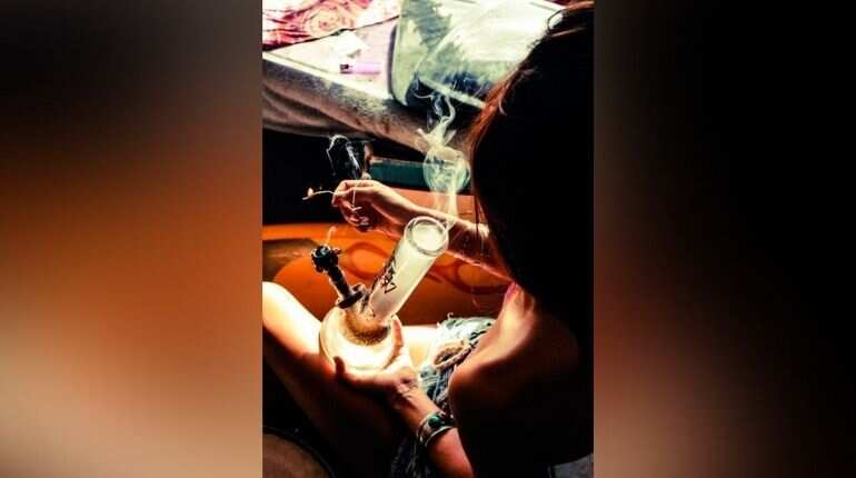 Cannabis smoke from bongs worse than cigarette for passive smokers, says study  