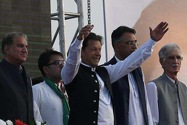 Imran Khan: Those trying to topple the government are scared that the public will support me