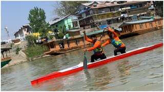 Kashmir: First-ever Kayaking and Canoeing marathon held on Jhelum river
