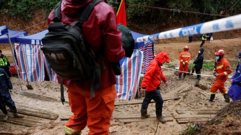 US NTSB helps China download voice record of crashed Boeing jet US NTSB helps China download voice record of crashed Boeing jet