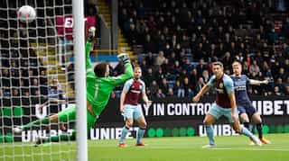 Premier League: De Bruyne, Gundogan strike as Man City reclaim top spot from Liverpool with 2-0 win vs Burnley