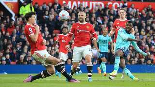 Premier League: Manchester United's hopes of a top-four finish dented after draw against Leicester City