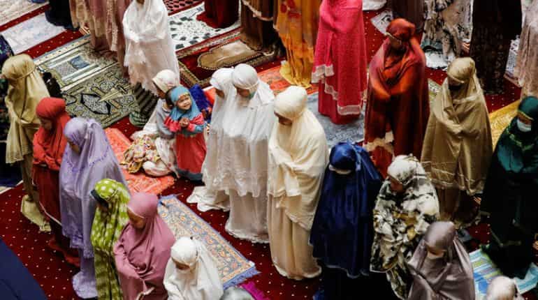 Indonesia greets Ramadan with mass prayer as Covid curbs ease Indonesia greets Ramadan with mass prayer as Covid curbs ease