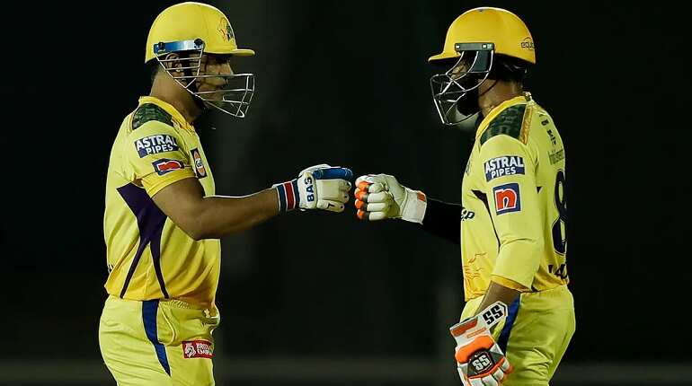 'MS Dhoni is in form but': Ravi Shastri explains why CSK skipper Ravindra Jadeja is under pressure in IPL 2022