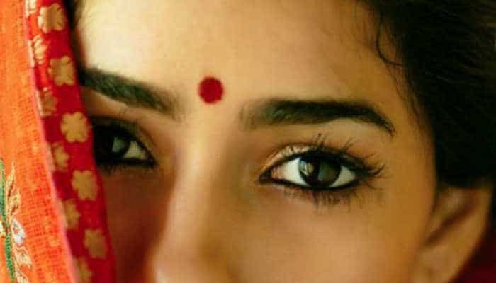 Bangladeshi ‘cop’ assaults Hindu woman for wearing bindi, police probe on